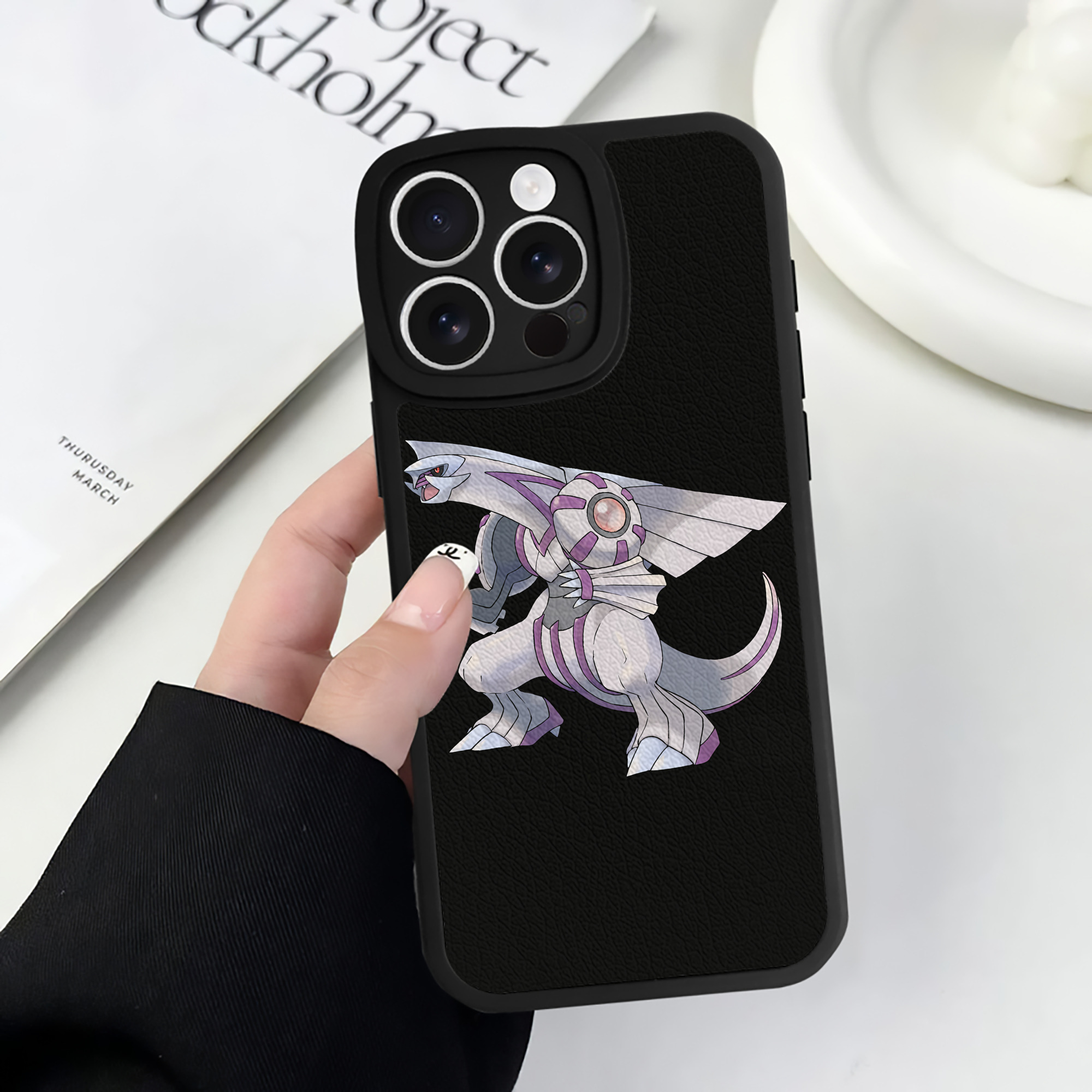 （画像用） ポケットモンスター Pokémon 【iPhone 16シリーズ対応】シリコンスマホケース（レザー調） 材質：シリコン
